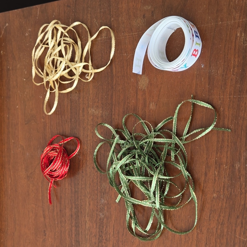 Assorted Ribbons And Bows - Picture 3 of 8